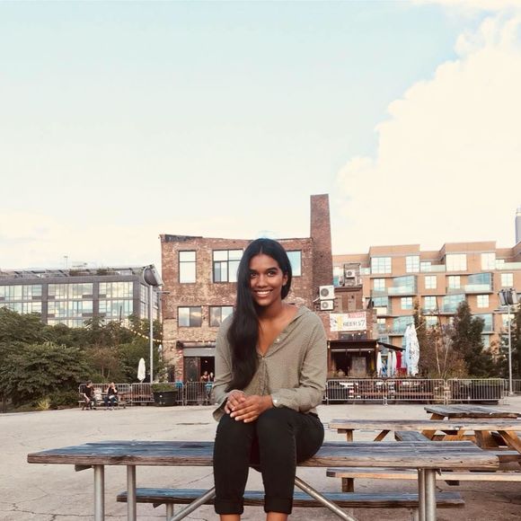 Meet your Posher, Emelysol - Picture 1 of 1